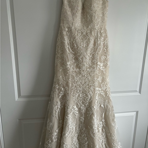 Wedding dress, designer Oleg Cassini - Picture 5 of 8